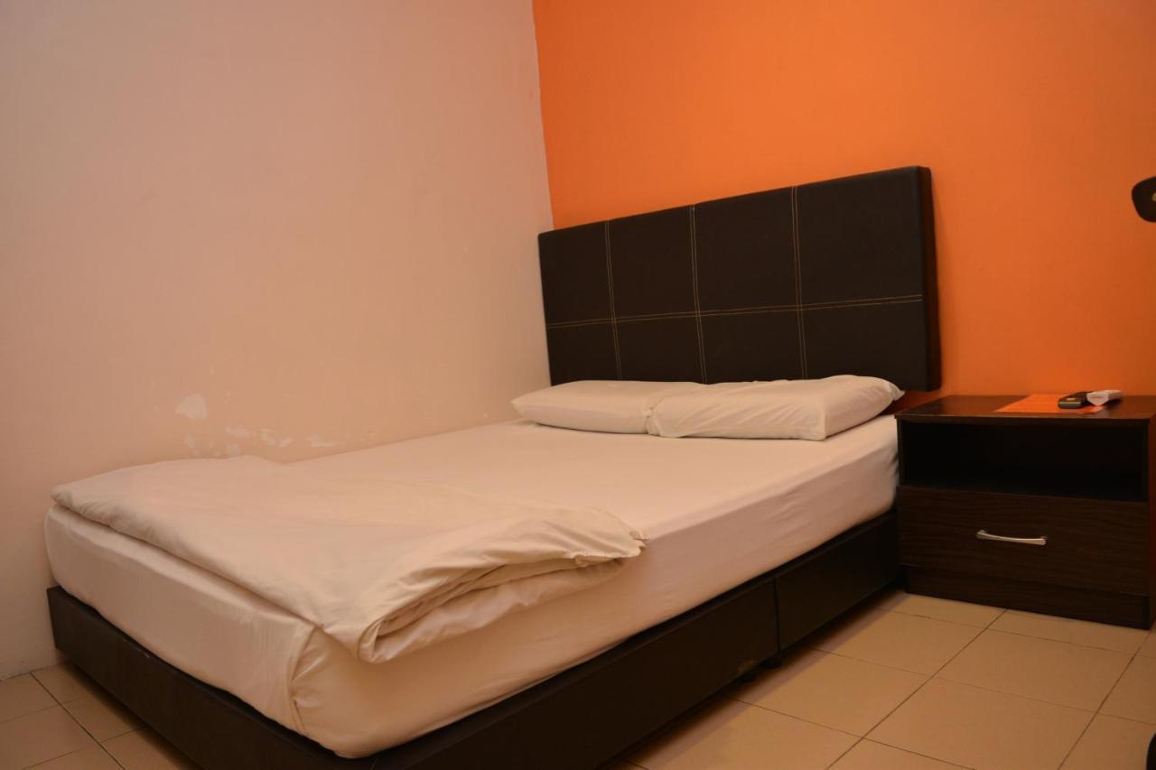 Gf Wonderful Hotel Pontian Kecil Eksteriør billede